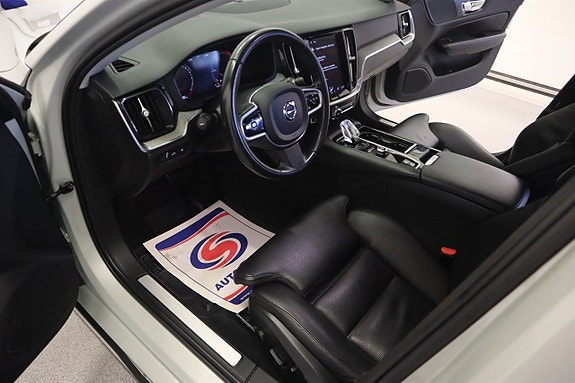 Volvo V60 5 of 23