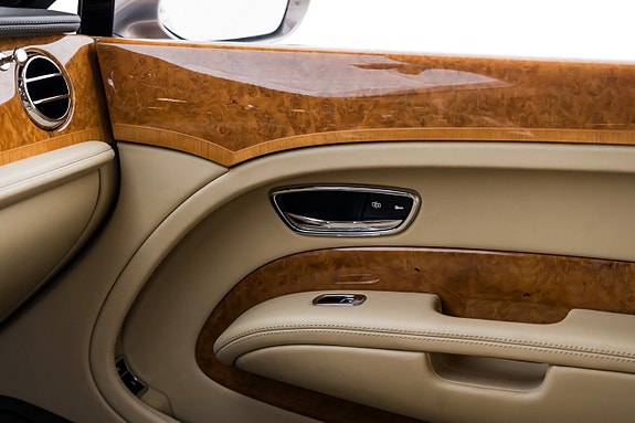 Bentley Mulsanne 27 of 30
