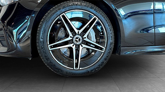Mercedes-Benz C300 9 of 12