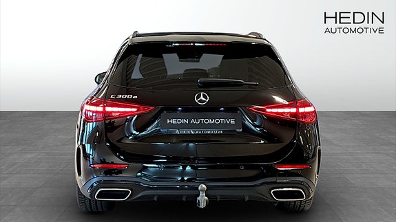 Mercedes-Benz C300 7 of 12