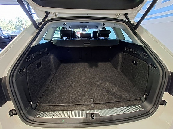 Skoda Superb 8 of 14