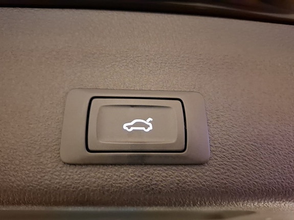 Audi A6 4 of 12
