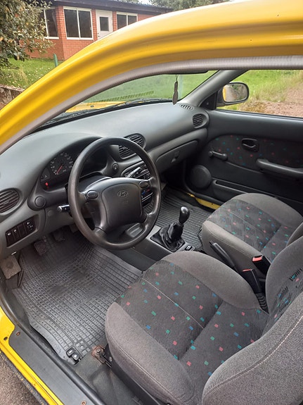 Hyundai Accent 14 of 16