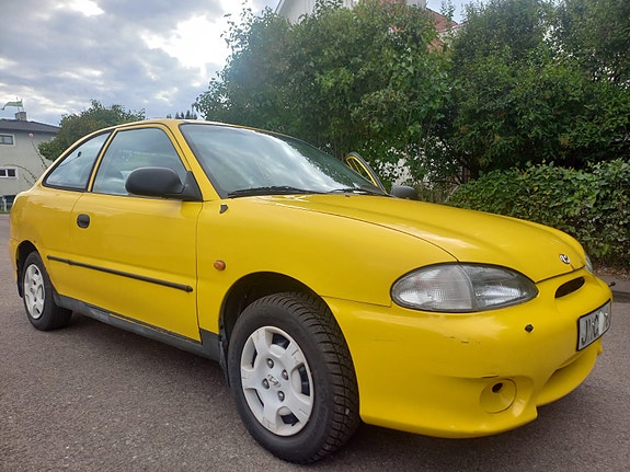 Hyundai Accent 11 of 16