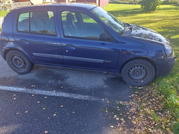 Renault Clio 2 of 4