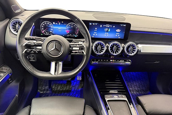 Mercedes-Benz GLB200 18 of 30