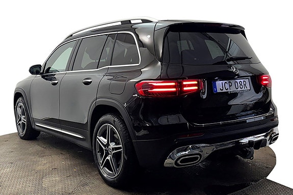 Mercedes-Benz GLB200 9 of 30