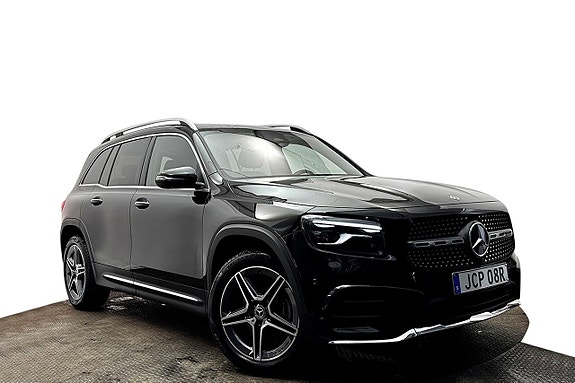 Mercedes-Benz GLB200 4 of 30