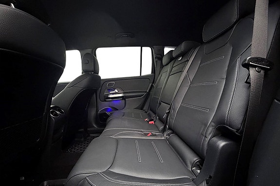 Mercedes-Benz GLB200 14 of 30