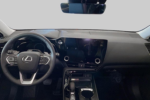 Lexus NX450h+ 8 of 10