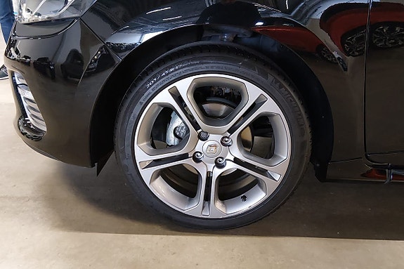 Renault Clio 16 of 17