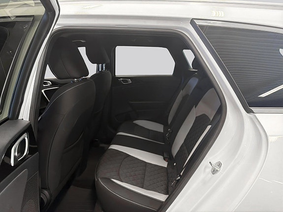 Kia Ceed 10 of 14