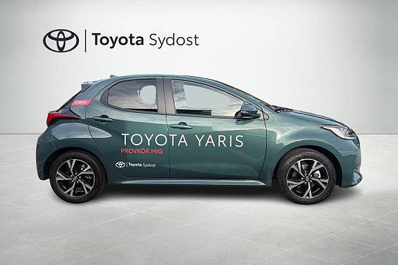 Toyota Yaris 13 of 15