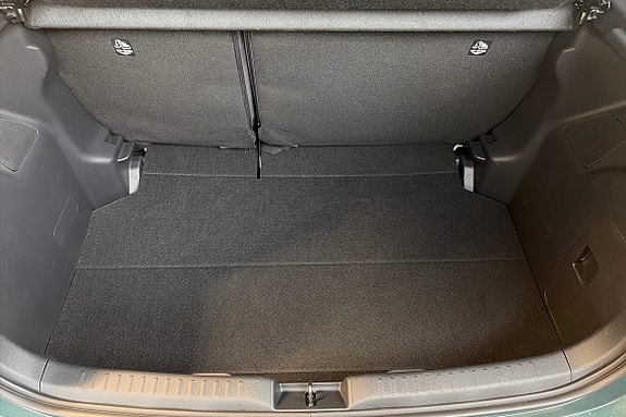 Toyota Yaris 11 of 15