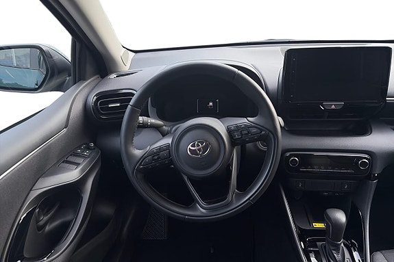 Toyota Yaris 10 of 15