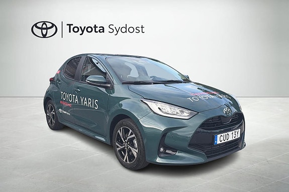 Toyota Yaris 15 of 15