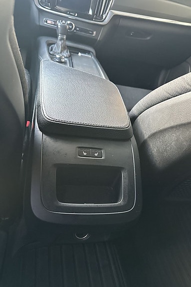 Volvo V90 Cross Country 27 of 28