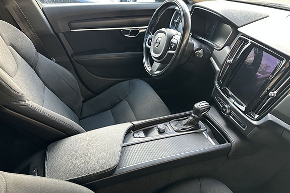Volvo V90 Cross Country 13 of 28