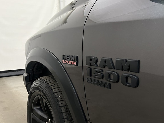 Dodge RAM 1500 12 of 30