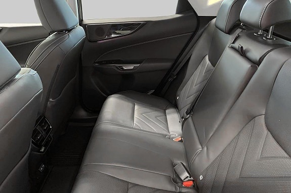 Lexus NX450h+ 7 of 11