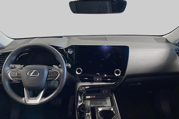 Lexus NX450h+ 8 of 11