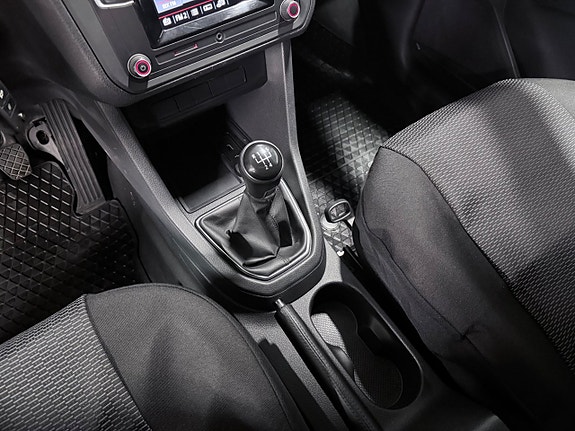 Volkswagen Caddy 12 of 23