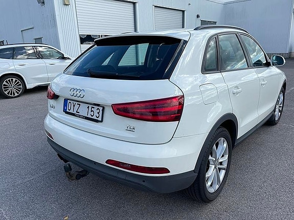 Audi Q3 3 of 5