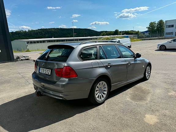 BMW 320d 3 of 6