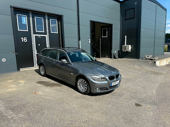 BMW 320d 2 of 6