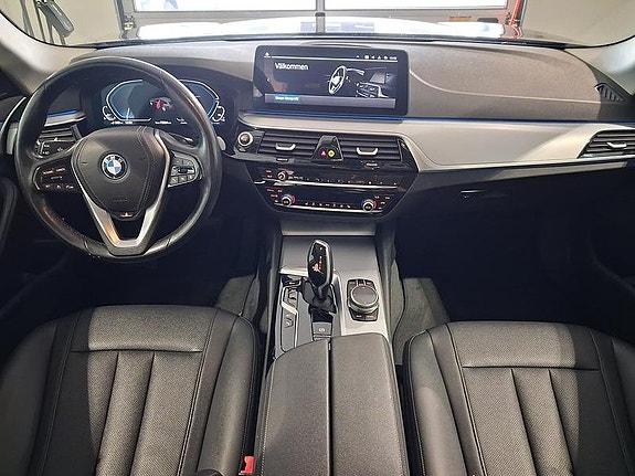 BMW 530e 4 of 6