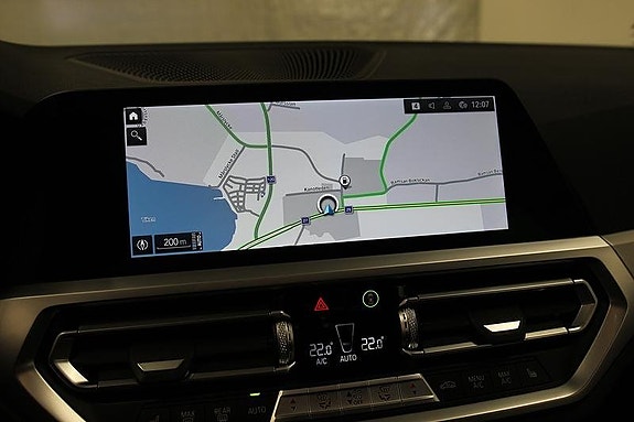 BMW 330e 7 of 8
