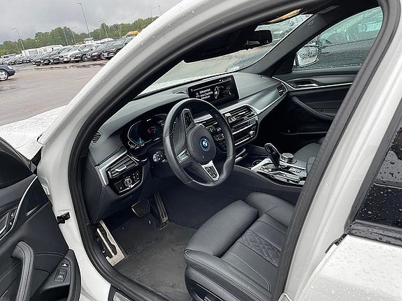 BMW 530e 5 of 5