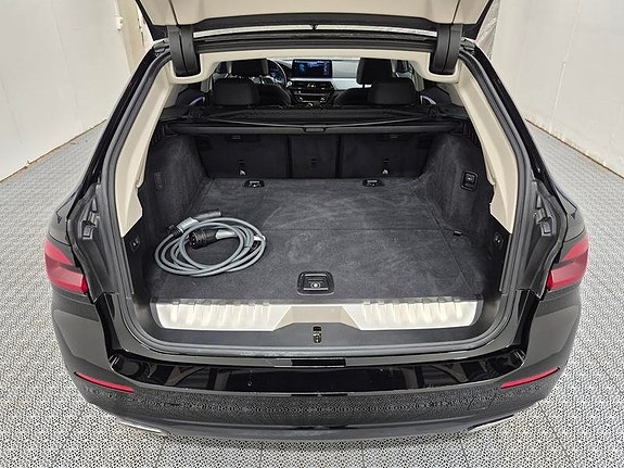 BMW 530e 10 of 10