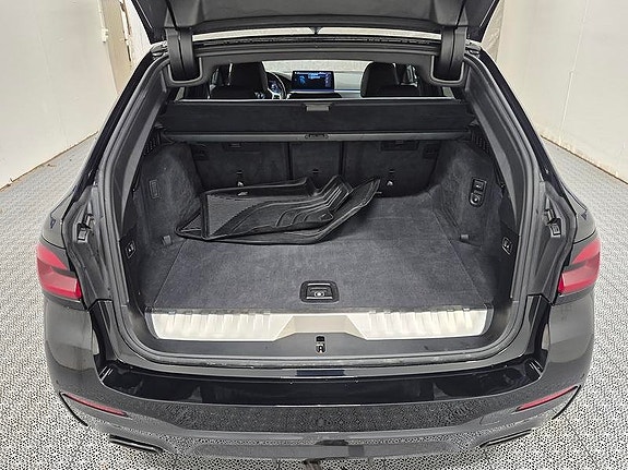 BMW 530e 12 of 12
