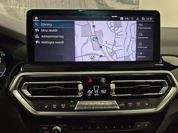BMW iX3 7 of 11
