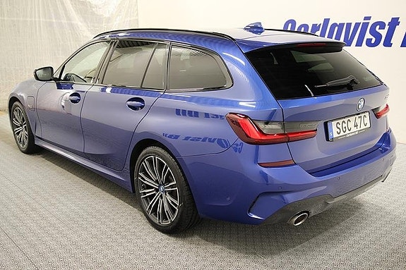 BMW 330e 5 of 12