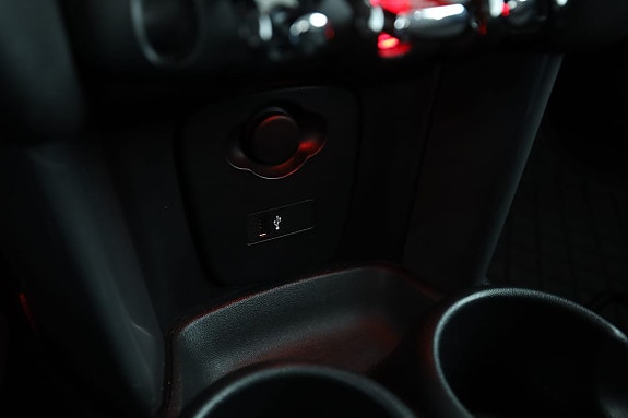 MINI Cooper 27 of 30