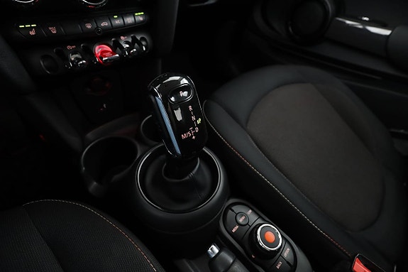 MINI Cooper 22 of 30