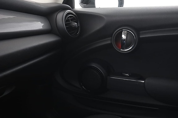 MINI Cooper 30 of 30