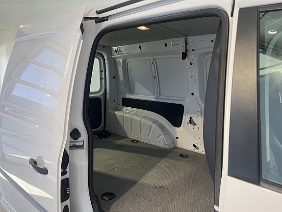 Volkswagen Caddy Maxi 8 of 12