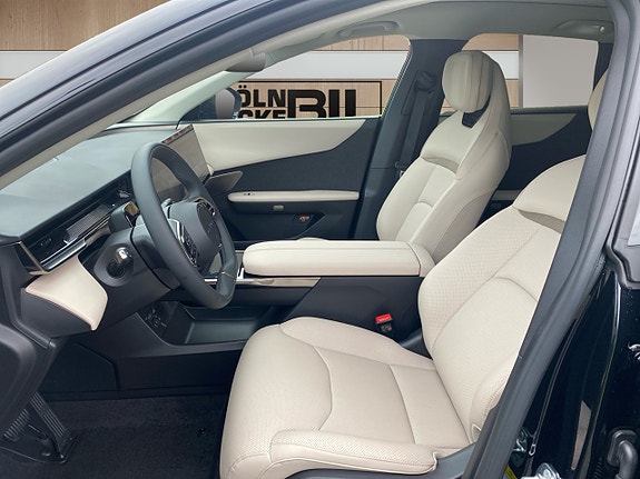 Mazda CX-6e 12 of 18