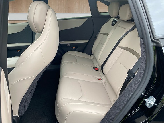 Mazda CX-6e 14 of 18