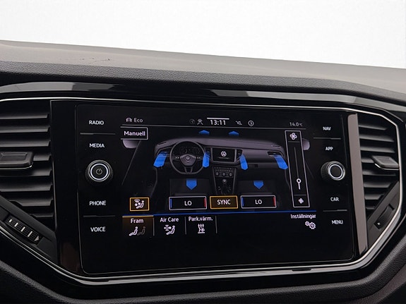Volkswagen T-Roc 21 of 30