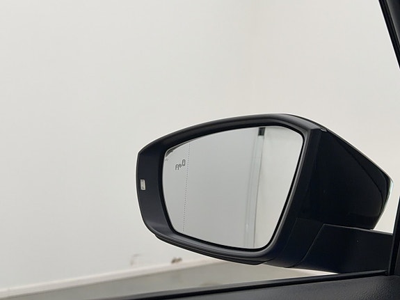 Volkswagen T-Roc 15 of 30