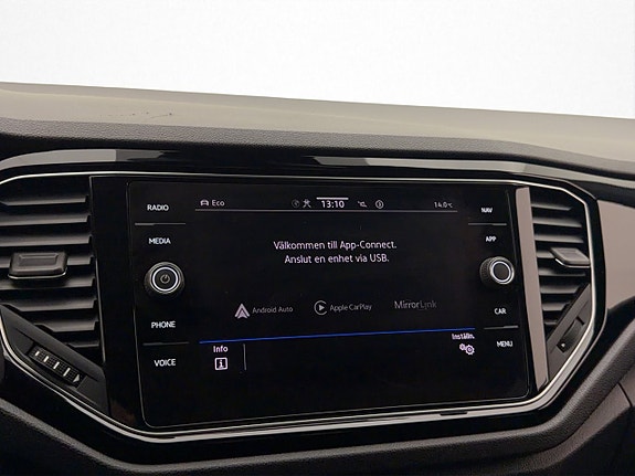 Volkswagen T-Roc 23 of 30