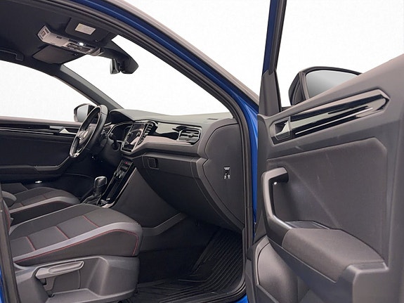 Volkswagen T-Roc 28 of 30
