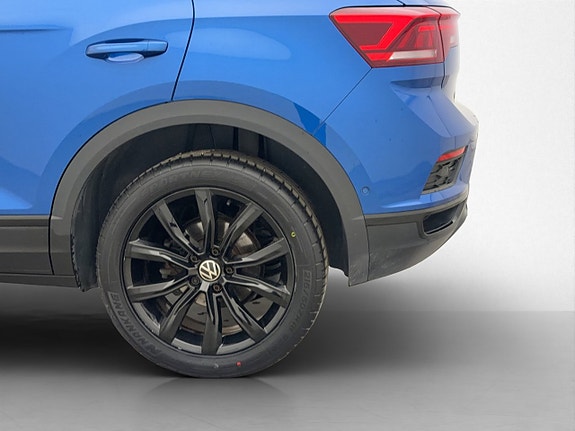 Volkswagen T-Roc 30 of 30
