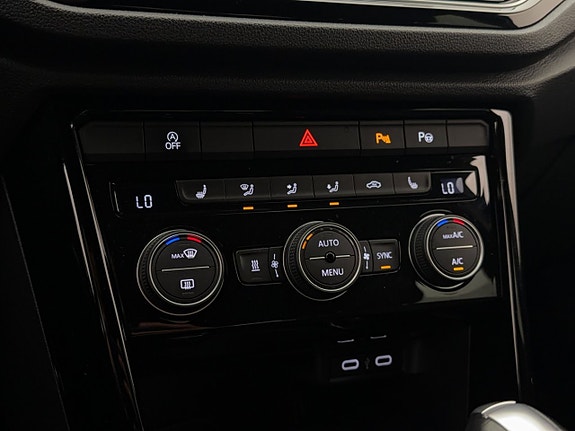 Volkswagen T-Roc 24 of 30