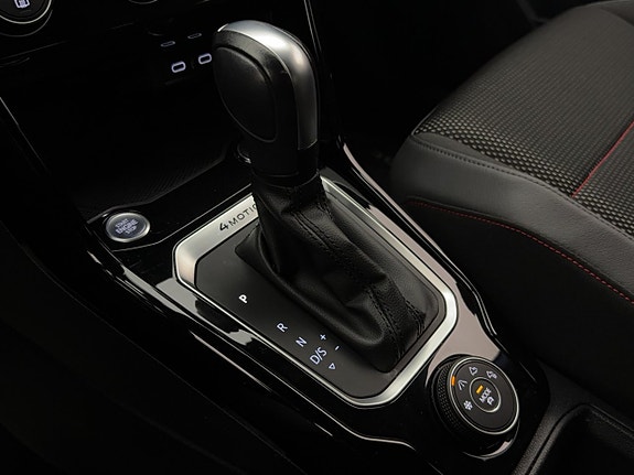 Volkswagen T-Roc 25 of 30