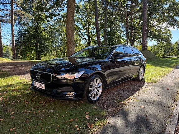 Volvo V90 2 of 15